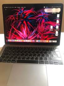 A picture of 13 MacBook Pro 2017