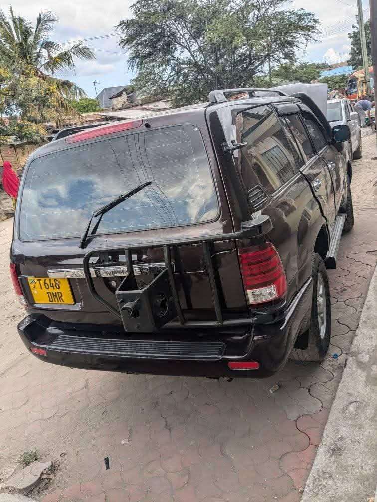 A picture of LAND CRUISER VX