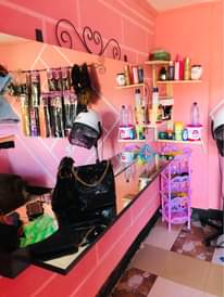 A picture of Nauza saluni kama unavoina kila kitu ni kipya vimetumika mwezi