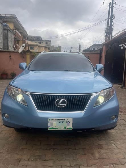 A picture of Lexus Rx350