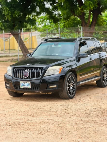 A picture of Mercedes Benz GLK 350 2010 Model