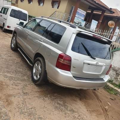 A picture of UNTAMPERED ENGINE AND GEAR CHILLING AC CLEAN INTERIOR AND EXTERIOR