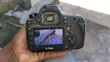 A picture of camera cannon 5d markiii 0715698000