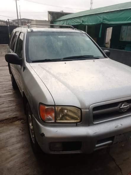 A picture of Nissan pathfinder
