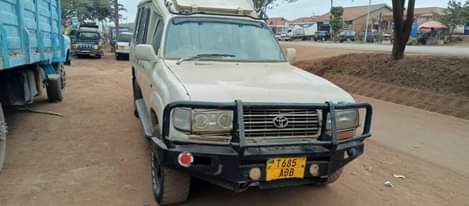 A picture of Toyota Land Cruiser Call 0746 593817
