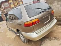 A picture of Toyota sienna