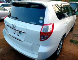 A picture of 2009 Toyota Vanguard Toyota 2 4cc