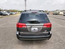 A picture of Toyota Sienna 05 Model