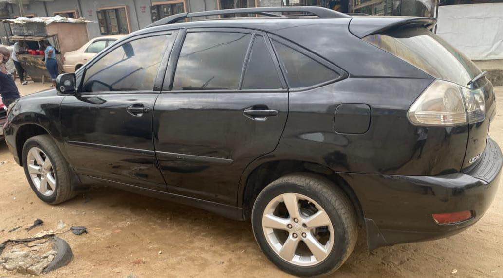 A picture of Lexus RX 350