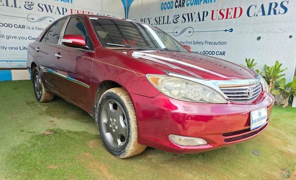 A picture of 2004 TOYOTA CAMRY buy and drive
