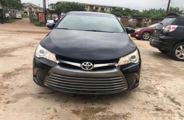 A picture of 2015 Toyota Camry LE foreign used 