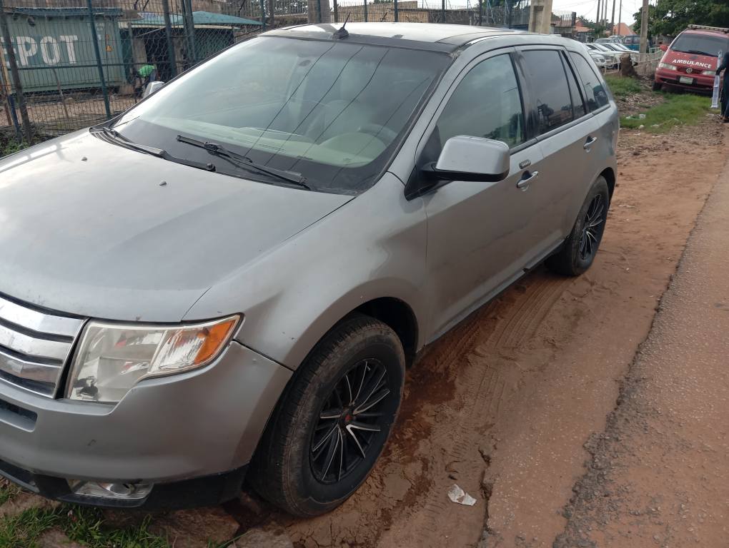 A picture of Ford Edge 09 08121000031