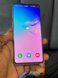 A picture of SAMSUNG GALAXY S10 PLAIN GB 128 RAM 8