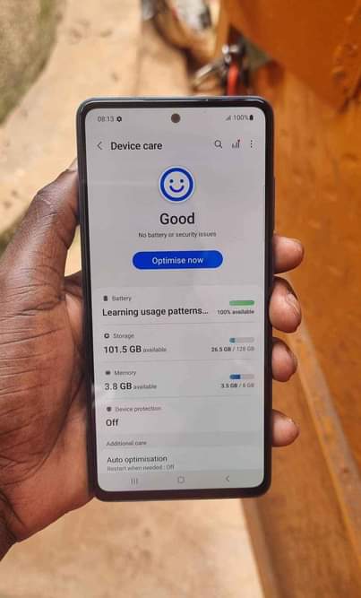 A picture of At only 470k Am Selling This A52 128GB 8G RAM