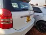 A picture of Wish toyota 2005 1 8cc