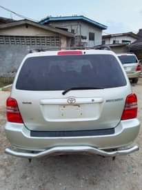 A picture of Toyota Highlander 03