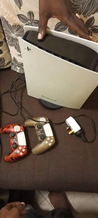 A picture of PS 5