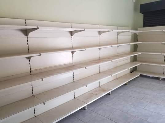 A picture of Supermarket shelves on sale at 1m 0776182539