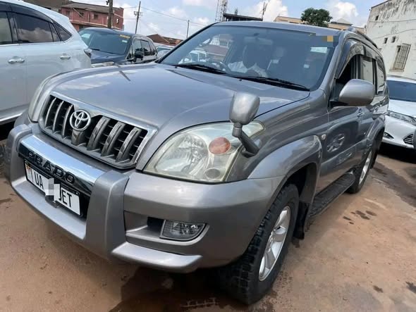 A picture of Prado TX 2 7cc vvti petrol 65M