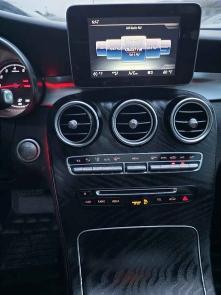 A picture of MERCEDES BENZ GLC 300 4MATIC