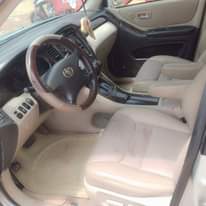 A picture of Toyota Highlander 2003 model untouch Engine and Gear perfect AC