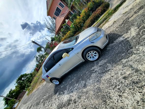 used nissan tiida