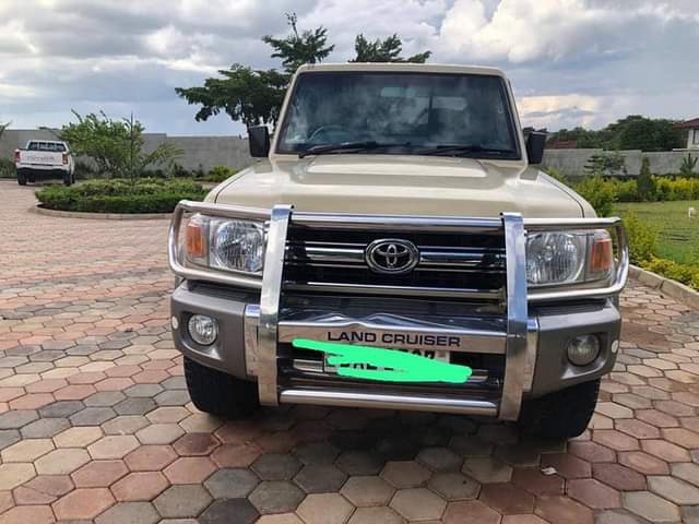 toyota land cruiser