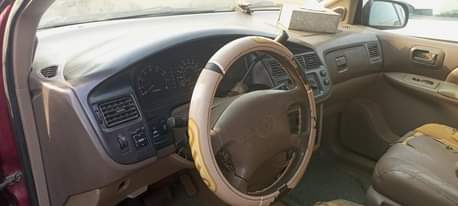 A picture of Toyota sienna 1999 model