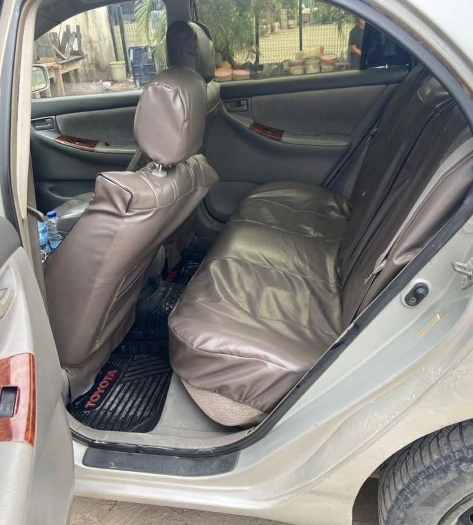 A picture of Toyota Camry Le 2004