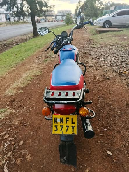 bajaj boxer