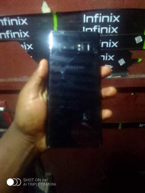 A picture of SAMSUNG NOTE 8