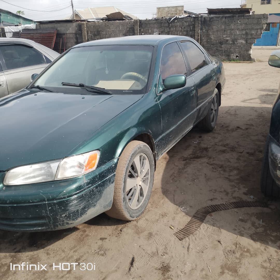A picture of Toyota camry tiny light
