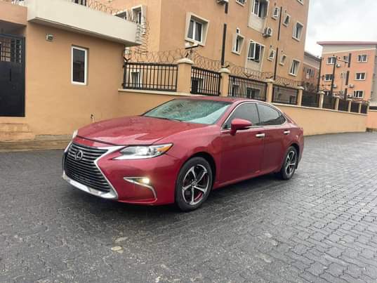 A picture of 2014 Lexus Es350 registered upgraded 2018