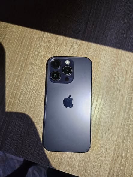 A picture of IPhone 14 pro