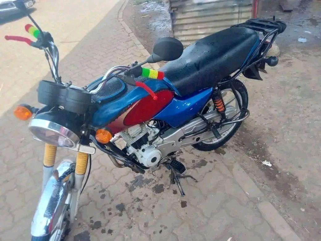 bajaj boxer