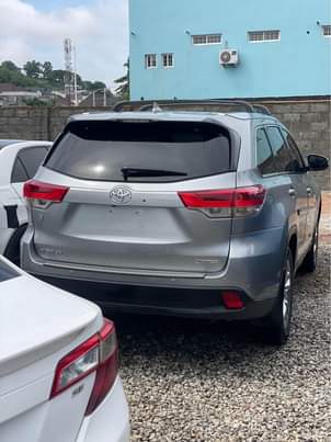 A picture of Toyota Highlander 2015