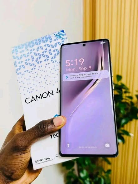 A picture of Tecno Camon 40 pro at UGX 420 000 only