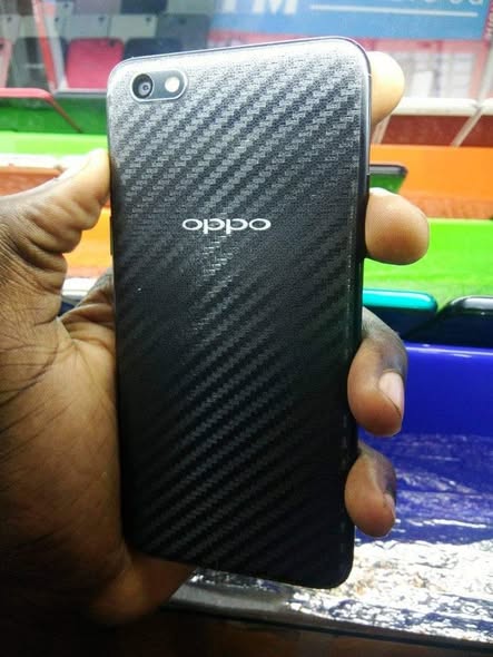 A picture of Oppo 77 32GB 4g network
