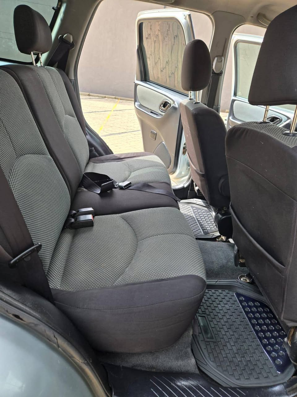 A picture of MAZDA TRIBUTE FOR SALE ASKING PRICE ONLY 695K NEGOTIABLE CALL