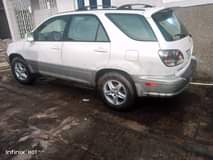 A picture of 2002 Lexus Lexus 300