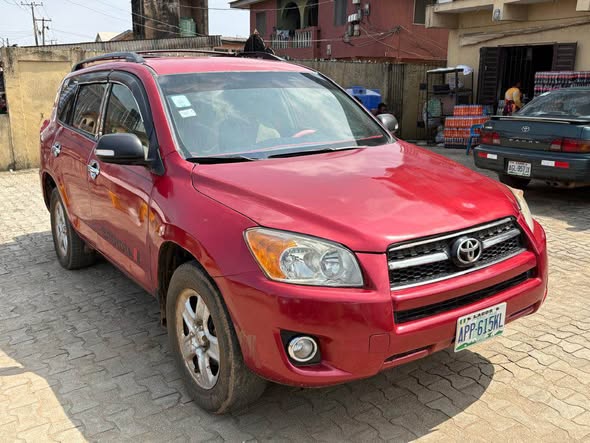 A picture of Awooooof dealToyota RAV4 012