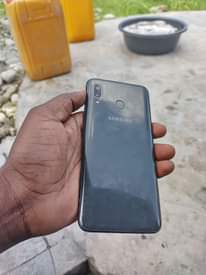 A picture of Samsung A20