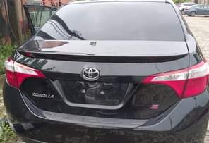 A picture of Good price Foreign Used 2014 black Toyota Corolla Sport Thumbstart