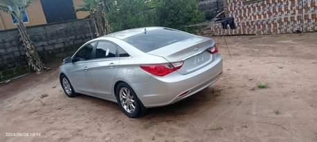 A picture of Hyundai sonata 2013