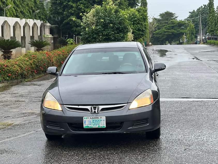 A picture of Honda Accord DC 2007 model
