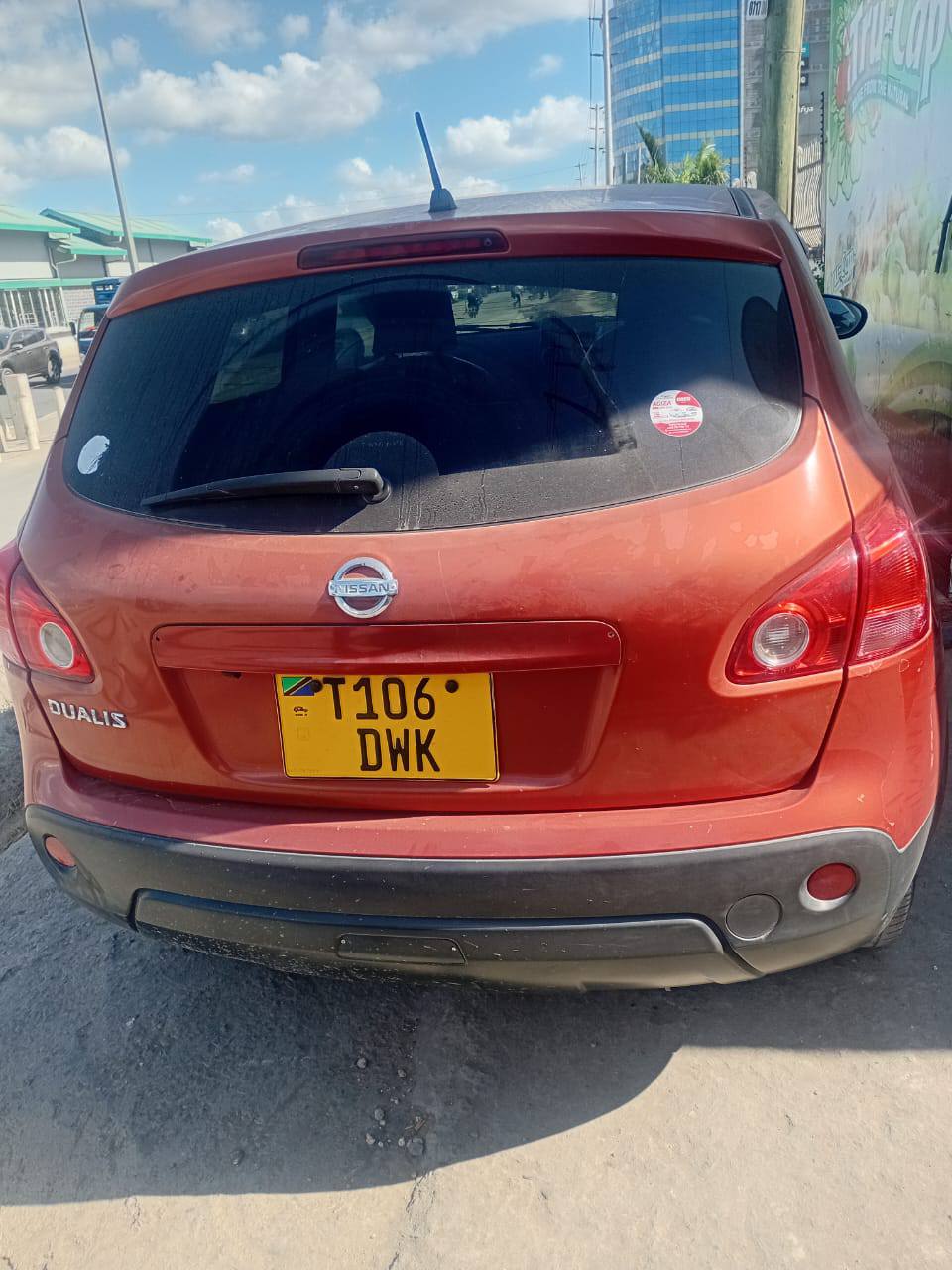 A picture of Gari kali bei ya kutupa ushindwe wewe tajiri kazi imenyooka