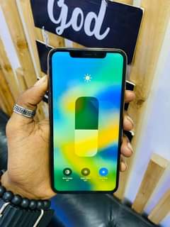 A picture of iPhone 11pro max 64Gb FaceTruetone Battery 99 Clean as new
