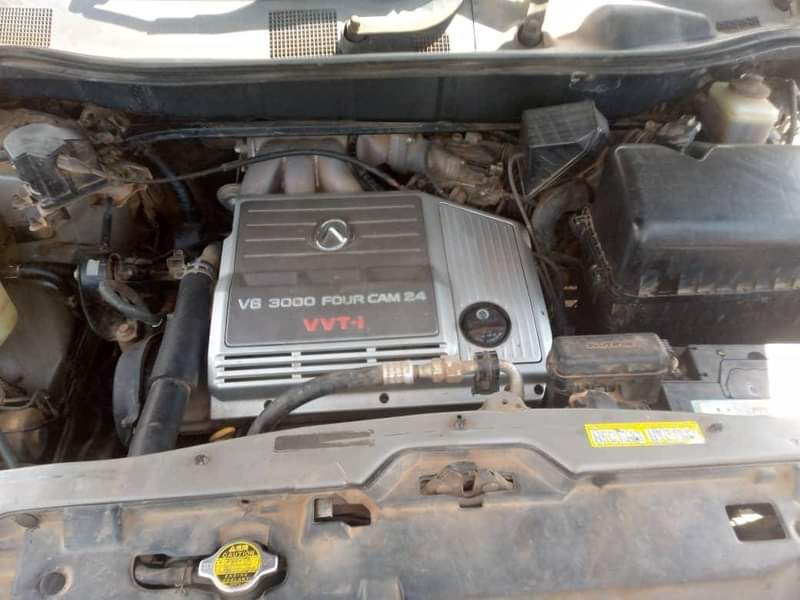 A picture of RX 300 Lexus Fix d AC Engine 100 Gear 100