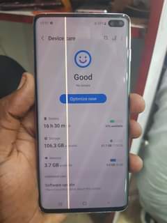 A picture of Samsung s10 plus still new only with line in the