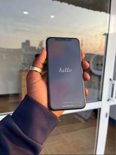 A picture of IPHON X 64GB